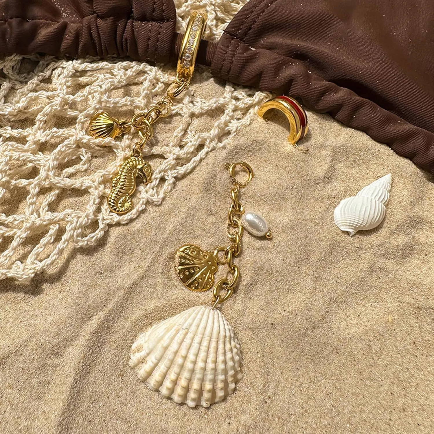FAMARINE Shell Beach Keychain for Women Starfish Seahorse Sun Rainbow Keychain